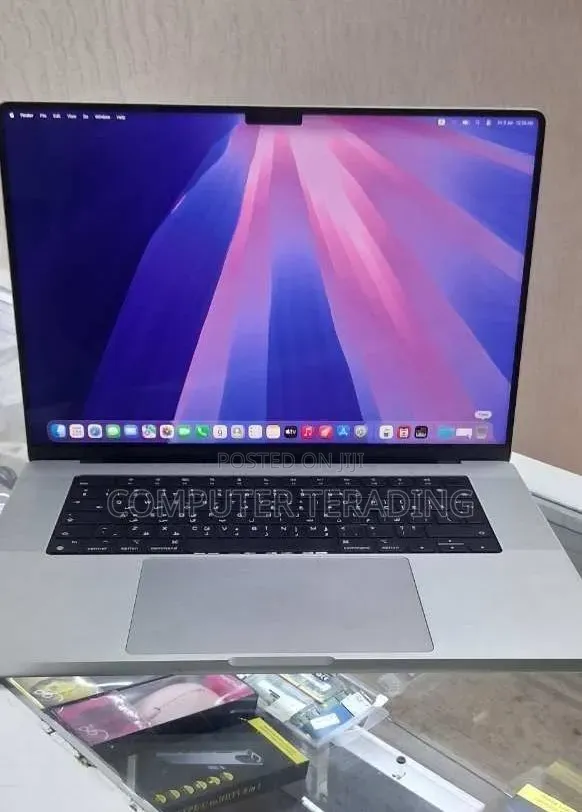 New Laptop Apple MacBook Pro 2021 M1 32GB Apple M1 Pro SSD 512GB