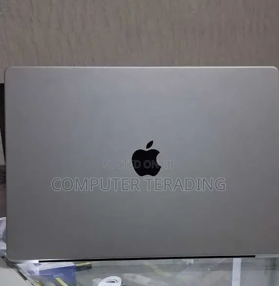 New Laptop Apple MacBook Pro 2021 M1 32GB Apple M1 Pro SSD 512GB
