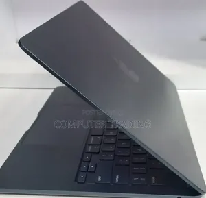 New Laptop Apple MacBook Air 2022 M2 8GB Intel Core i7 SSD 256GB