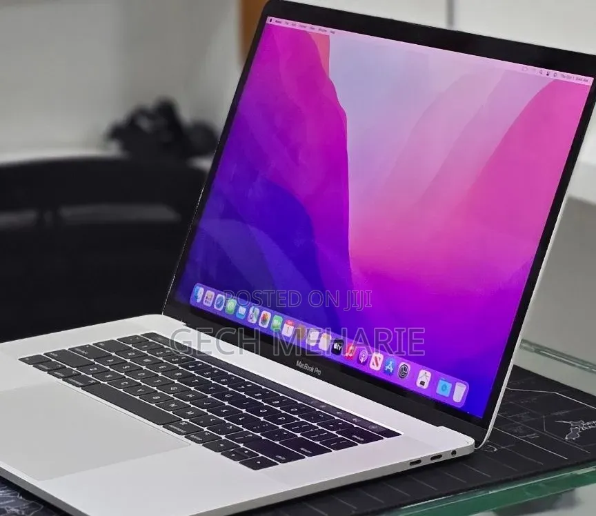 New Laptop Apple MacBook Pro 2017 16GB Intel Core i7 SSD 512GB