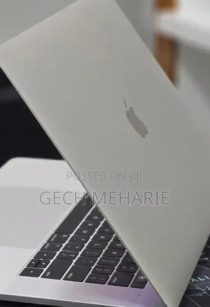 New Laptop Apple MacBook Pro 2017 16GB Intel Core i7 SSD 512GB