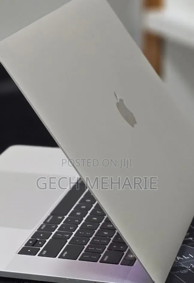 New Laptop Apple MacBook Pro 2017 16GB Intel Core i7 SSD 512GB