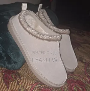 UGG Woman's Tasman Slipper