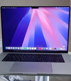 New Laptop Apple MacBook Pro 2020 M1 32GB Apple M1 Pro SSD 512GB
