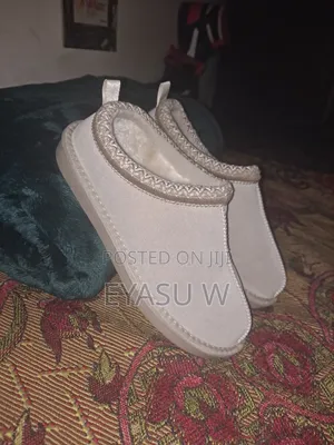 UGG Woman's Tasman Slipper