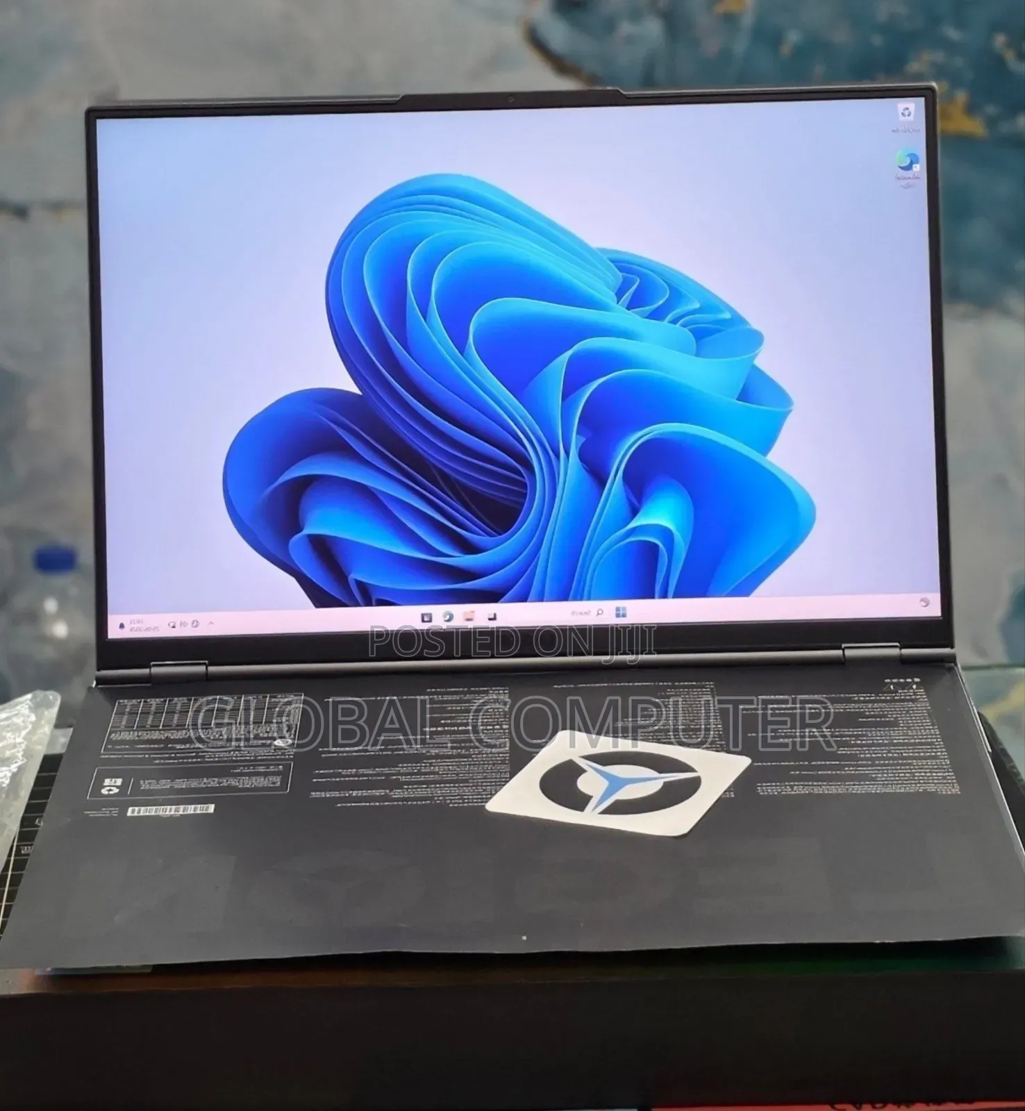 New Laptop Lenovo Legion 9 32GB AMD Ryzen 9 SSD 1T