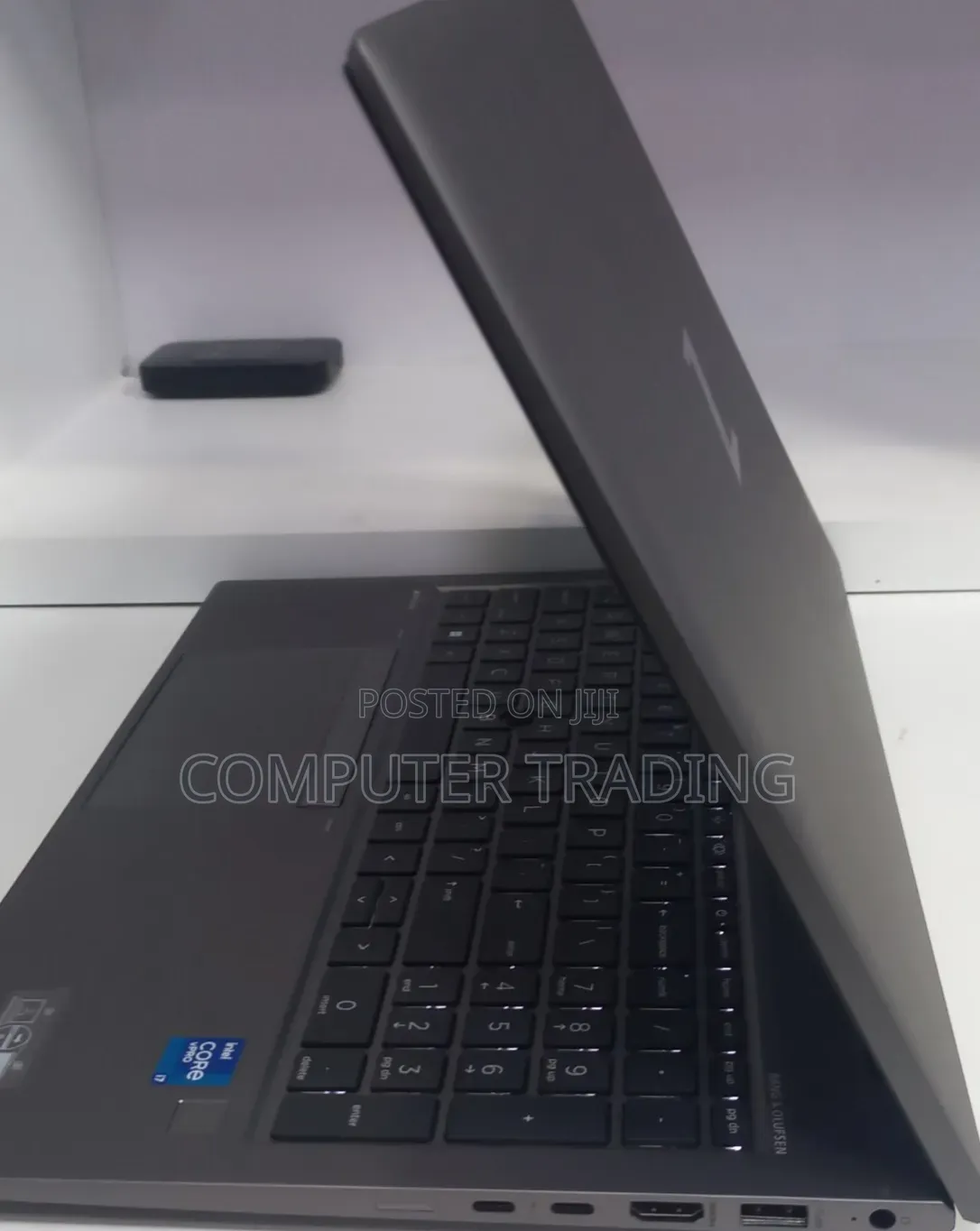 New Laptop HP ZBook Firefly G8 16GB Intel Core i7 SSD 512GB