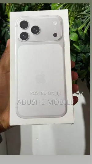 New Apple iPhone 17 Pro Max 256 GB White