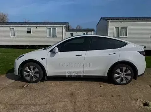 Tesla Model Y 2022 White