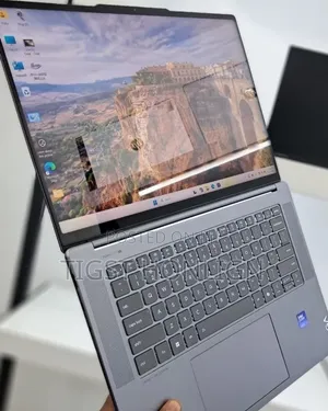 New Laptop Lenovo ThinkPad Yoga 32GB Intel Core Ultra 7 SSD 1T