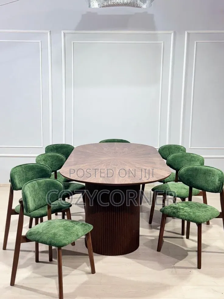 Quality 8 Seater Dining Table for Gathering. የመመገቢያ ጠረጴዛ