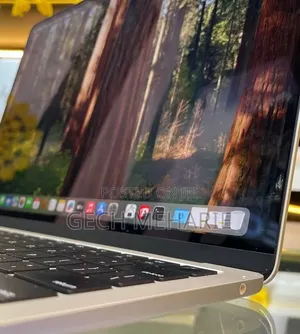New Laptop Apple MacBook Air 2025 M4 16GB Apple M4 SSD 512GB