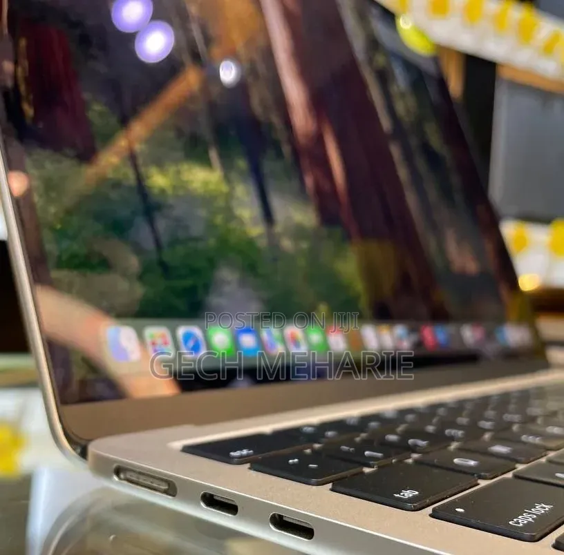 New Laptop Apple MacBook Air 2025 M4 16GB Apple M4 SSD 512GB