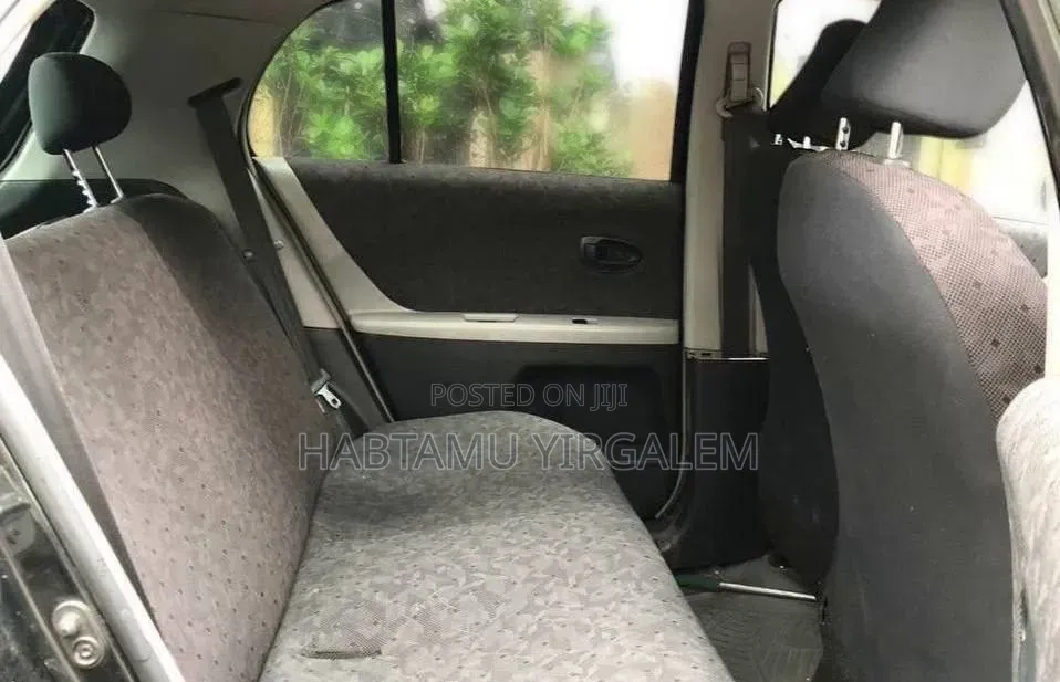 Toyota Yaris 2010 Black