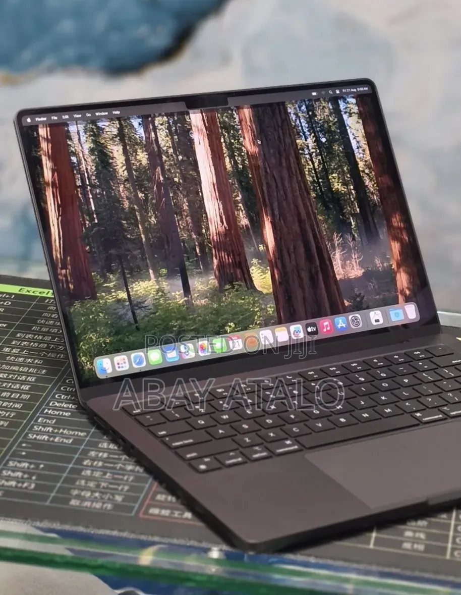 New Laptop Apple MacBook Air 2024 M3 16GB Apple M1 SSD 512GB