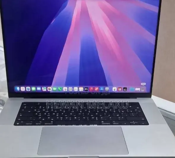 New Laptop Apple MacBook Pro 2021 M1 32GB Apple M1 Pro SSD 512GB