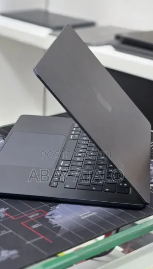 New Laptop Apple MacBook Air 2025 M4 16GB Apple M4 SSD 512GB
