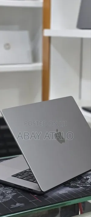New Laptop Apple MacBook Air 2023 M2 16GB Apple M2 SSD 512GB
