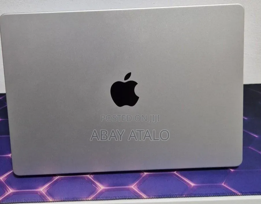 New Laptop Apple MacBook Air 2024 M3 16GB Apple M4 Pro SSD 512GB