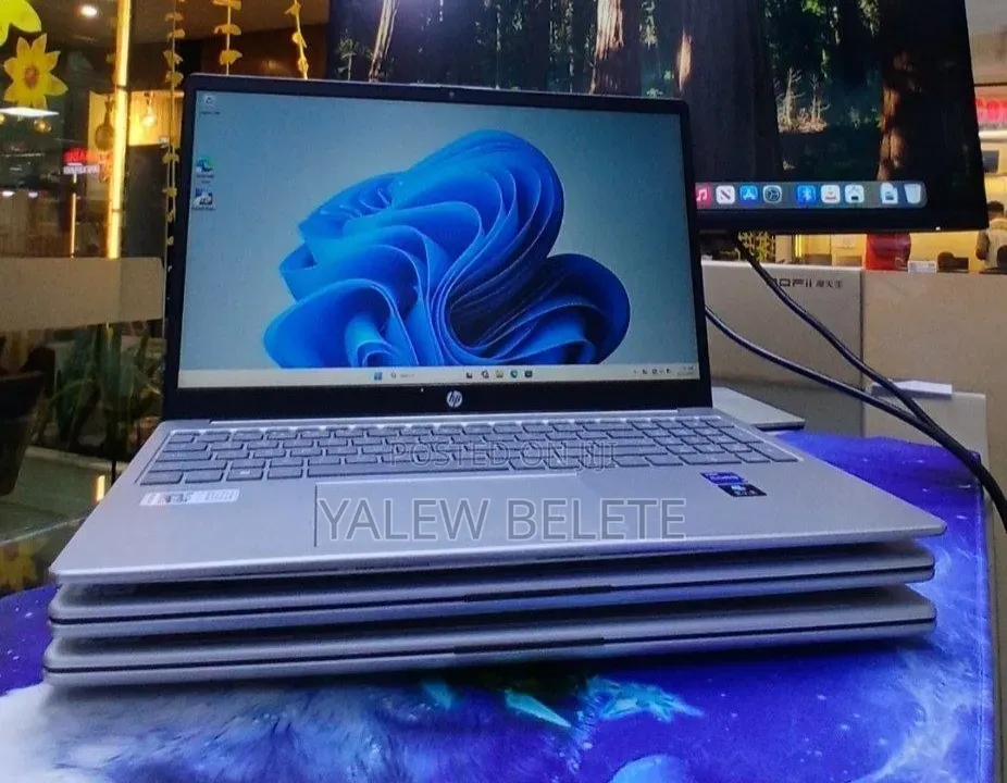 New Laptop HP Stream Notebook 16GB Intel Core i7 SSD 1T