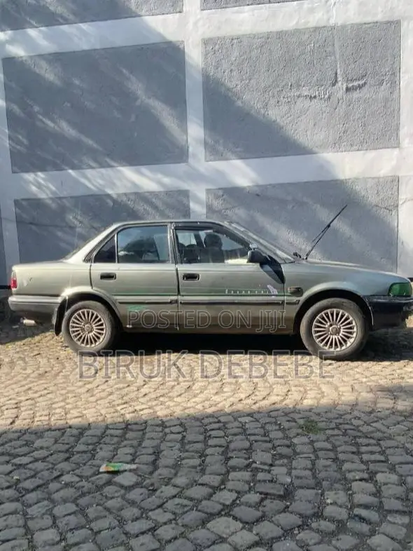 Toyota Corolla 1987 Gray