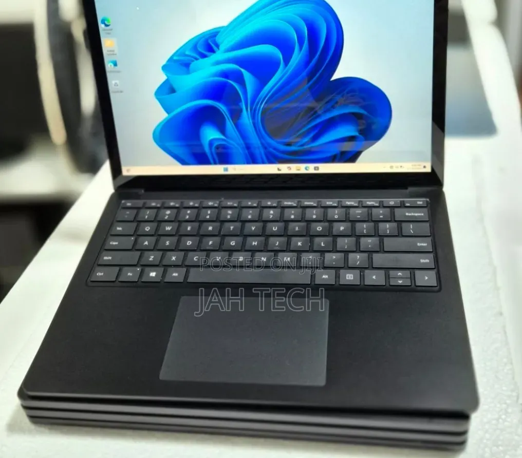 New Laptop Microsoft Surface Laptop 3 16GB Intel Core i7 SSD 256GB