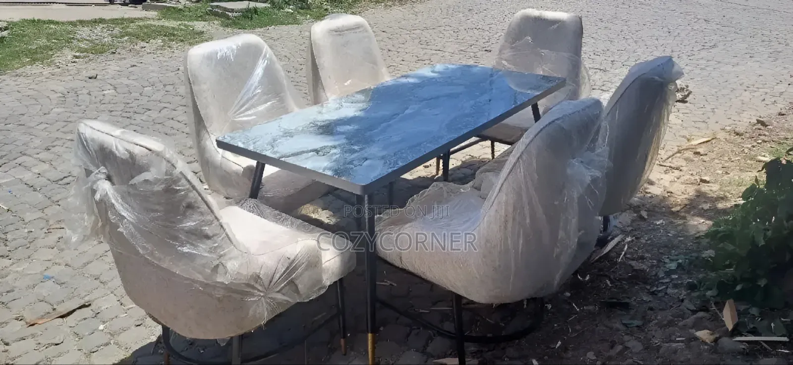 Ergonomic 6 Seater Dining Set. የመመገቢያ ጠረጴዛ