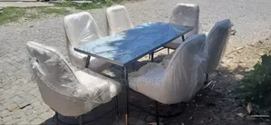Ergonomic 6 Seater Dining Set. የመመገቢያ ጠረጴዛ