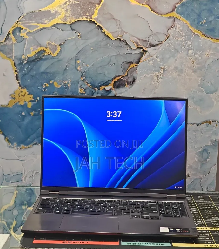 New Laptop Lenovo Legion 5 16GB AMD Ryzen 7 SSD 512GB
