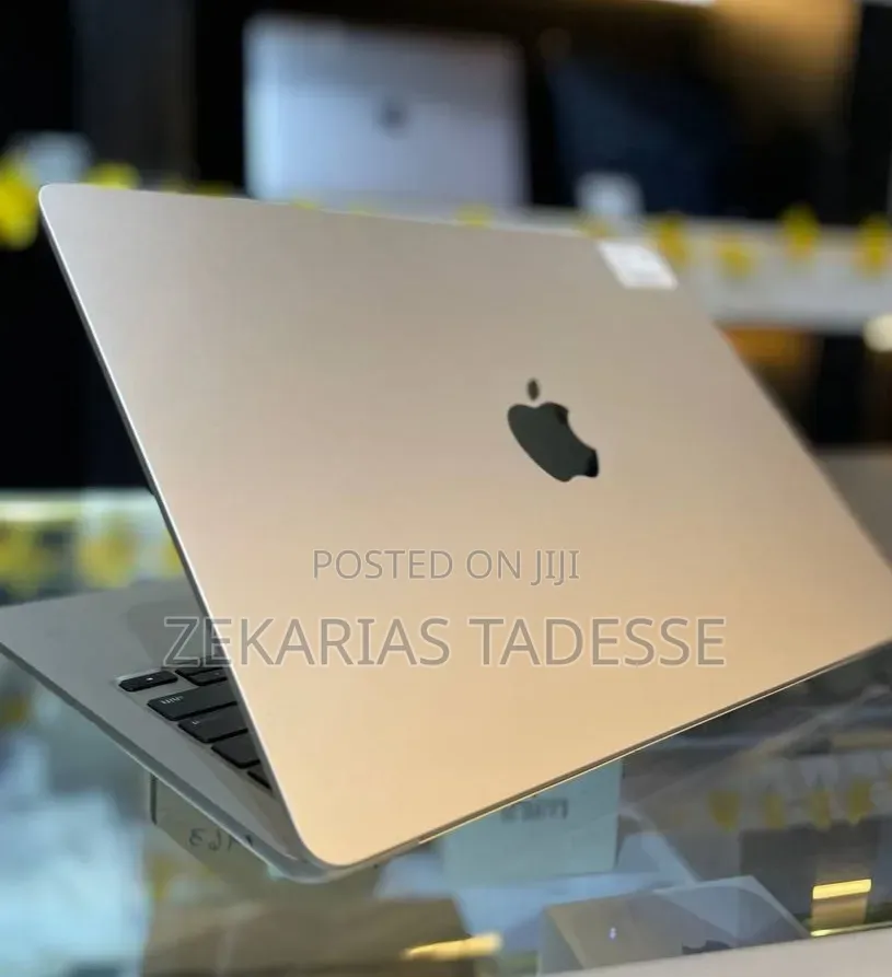 New Laptop Apple MacBook Air 2025 M4 16GB Apple M4 SSD 512GB