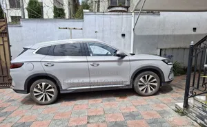 BYD Song Plus DM-i 2025
