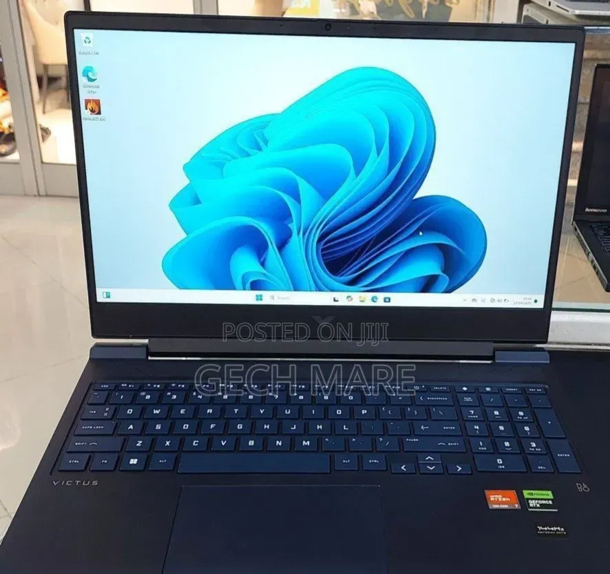New Laptop HP Victus 15 16GB AMD Ryzen 7 SSD 1T