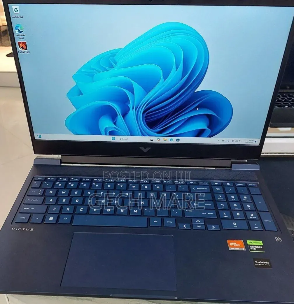 New Laptop HP Victus 15 16GB AMD Ryzen 7 SSD 1T