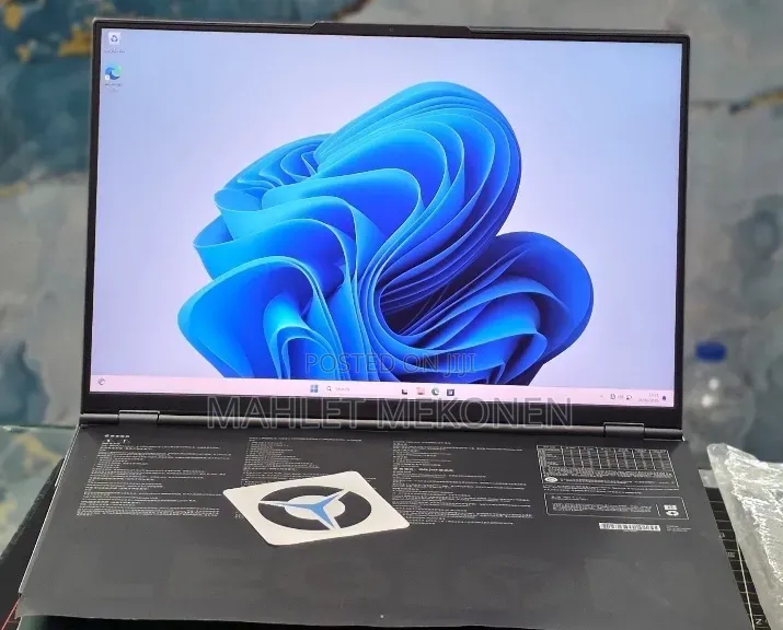 New Laptop Lenovo Legion 9 32GB AMD Ryzen 9 SSD 1T