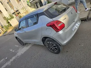 Suzuki Swift 2022 Silver