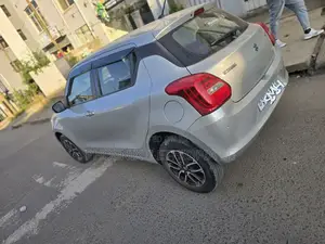 Suzuki Swift 2022 Silver