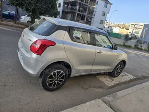 Suzuki Swift 2022 Silver