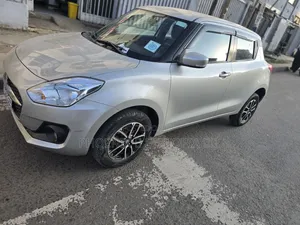 Suzuki Swift 2022 Silver