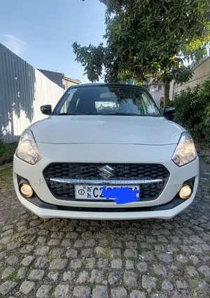 Suzuki Swift 2022 White