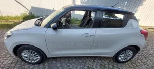 Suzuki Swift 2022 White