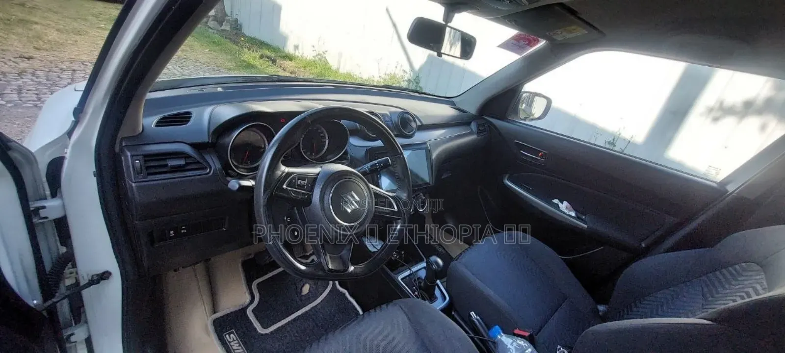 Suzuki Swift 2022 White