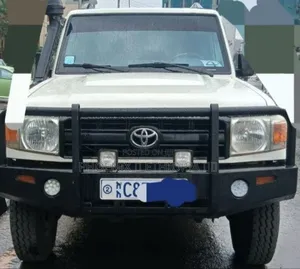 Toyota Land Cruiser 2018 White