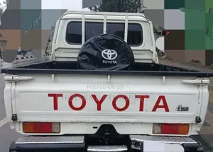 Toyota Land Cruiser 2018 White