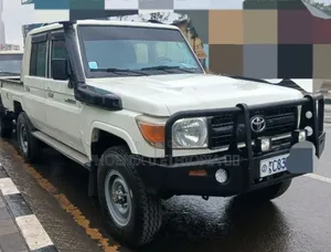 Toyota Land Cruiser 2018 White