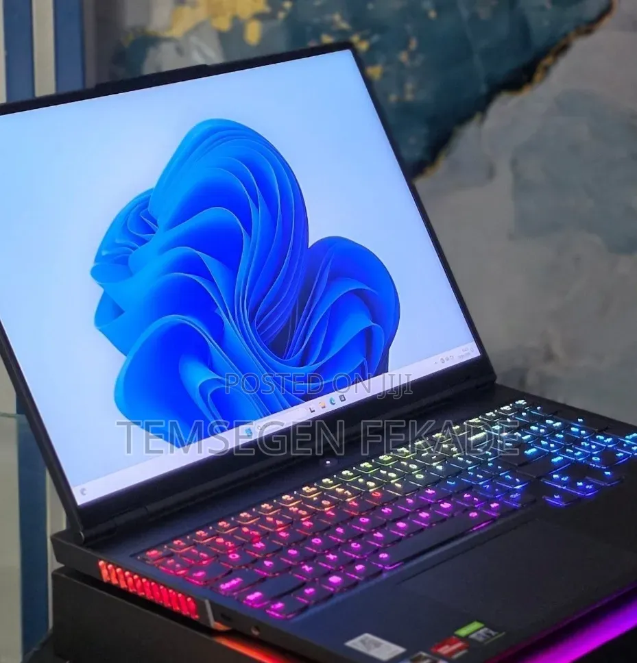 New Laptop Lenovo Legion 9 32GB AMD Ryzen 9 SSD 1T