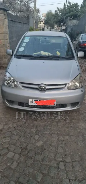 Toyota Platz 1.0 FWD 2005 Silver