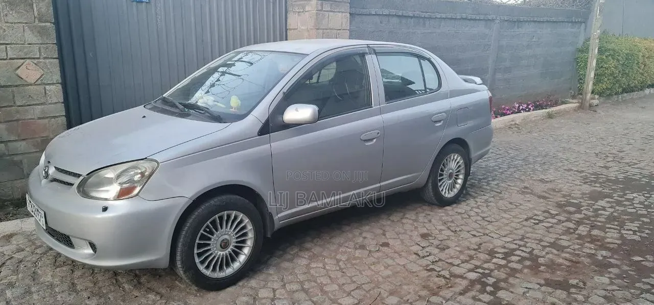 Toyota Platz 1.0 FWD 2005 Silver