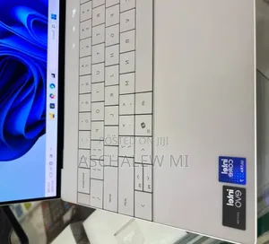 New Laptop Dell XPS 13 16GB Intel Core Ultra 7 SSD 512GB