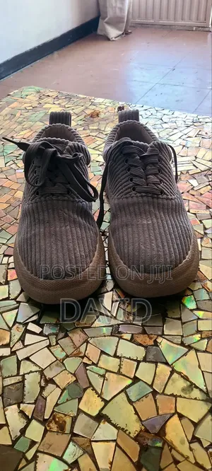 Shoe's Ke  New Yemetaw