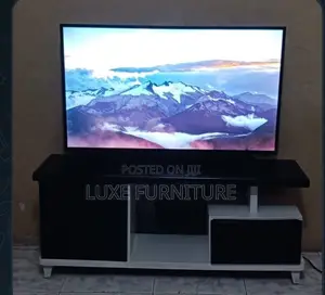 ፅዱ ስማርት ቲቪ ከነ የቲቪ ስታንዱ (TV + TV Stand Combo)